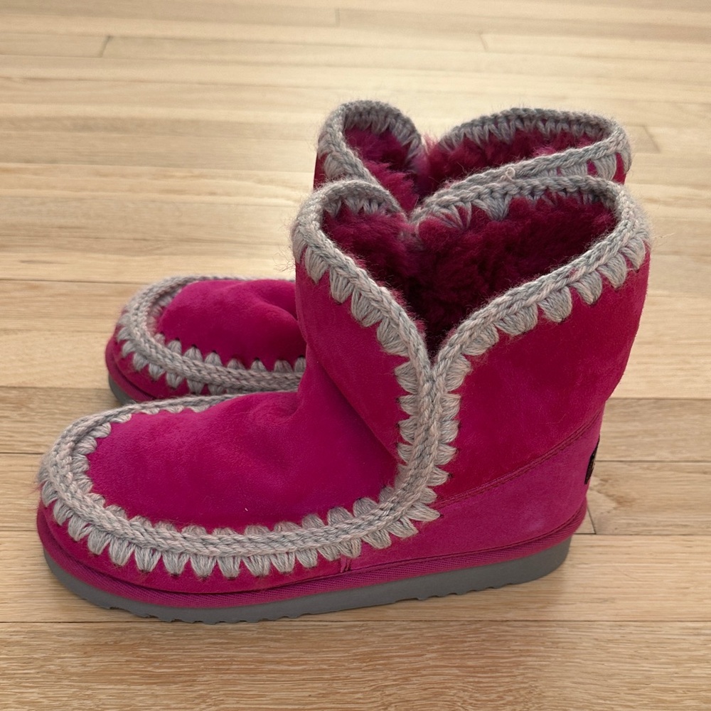 Stylish Pink Never-Been-Worn Mou Boots